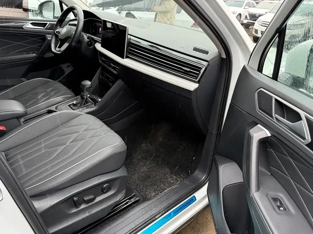 Volkswagen Tiguan L 2023 из CN, фото 5