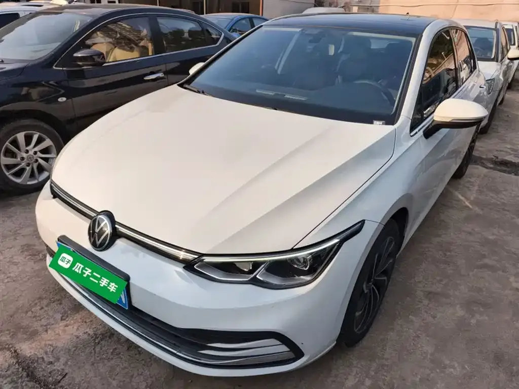 Volkswagen Golf 2024 из CN, фото 2