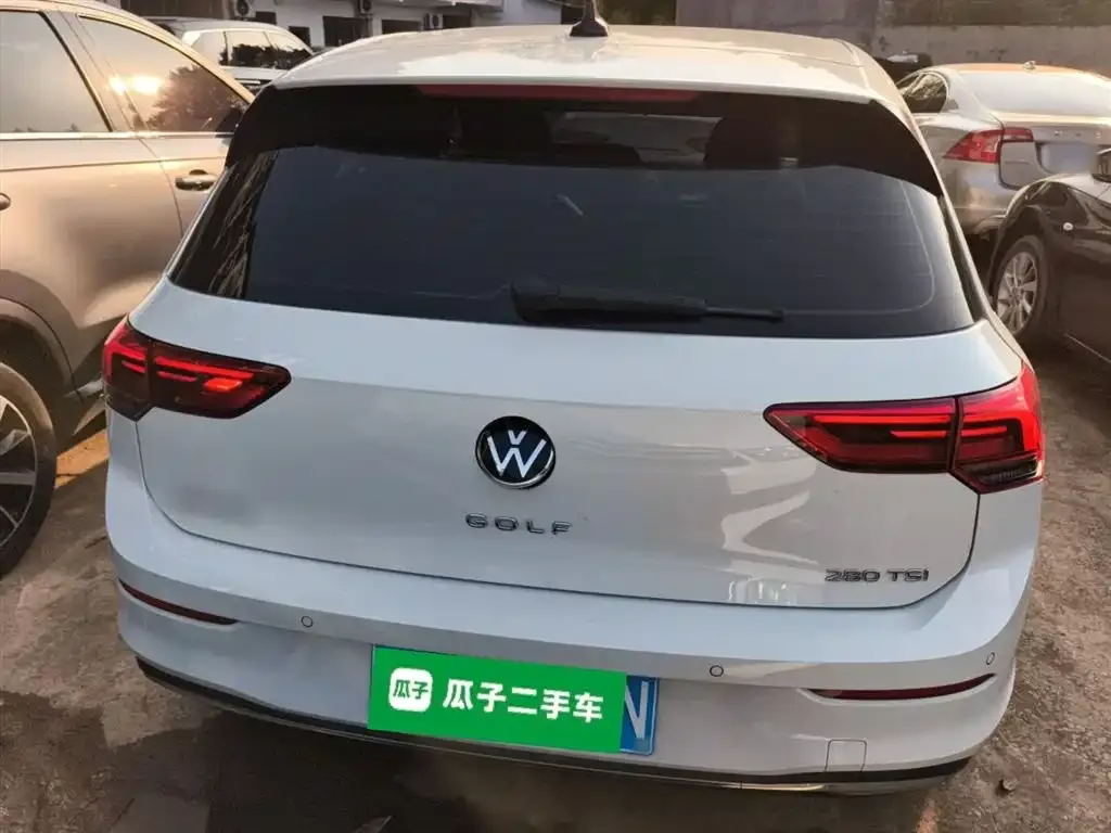 Volkswagen Golf 2024 из CN, фото 6