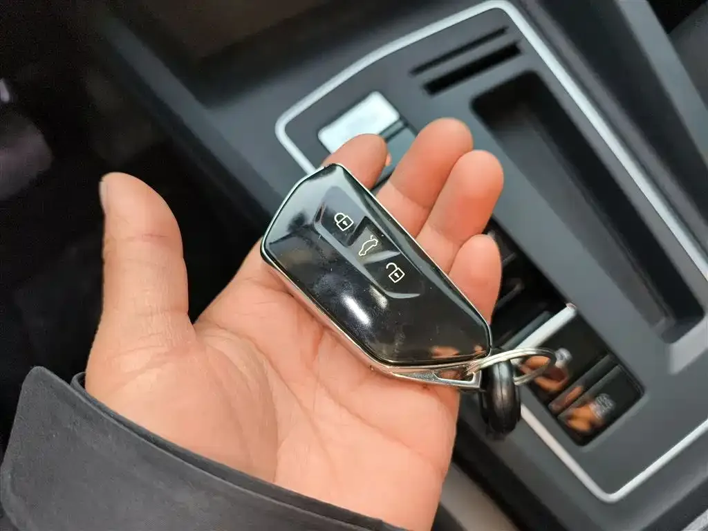 Volkswagen Golf 2024 из CN, фото 9