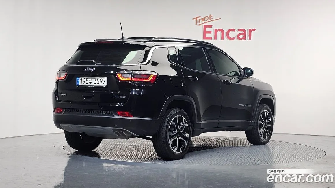 Jeep Compass — фото 2