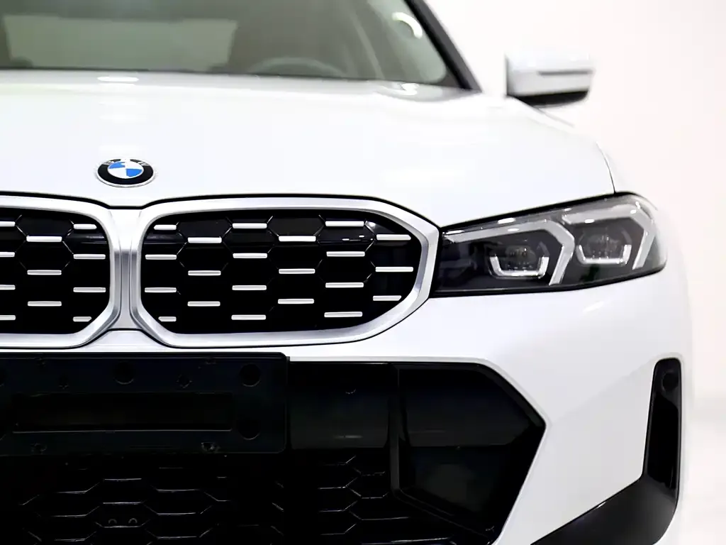 BMW 3 Series 2024 из CN, фото 10