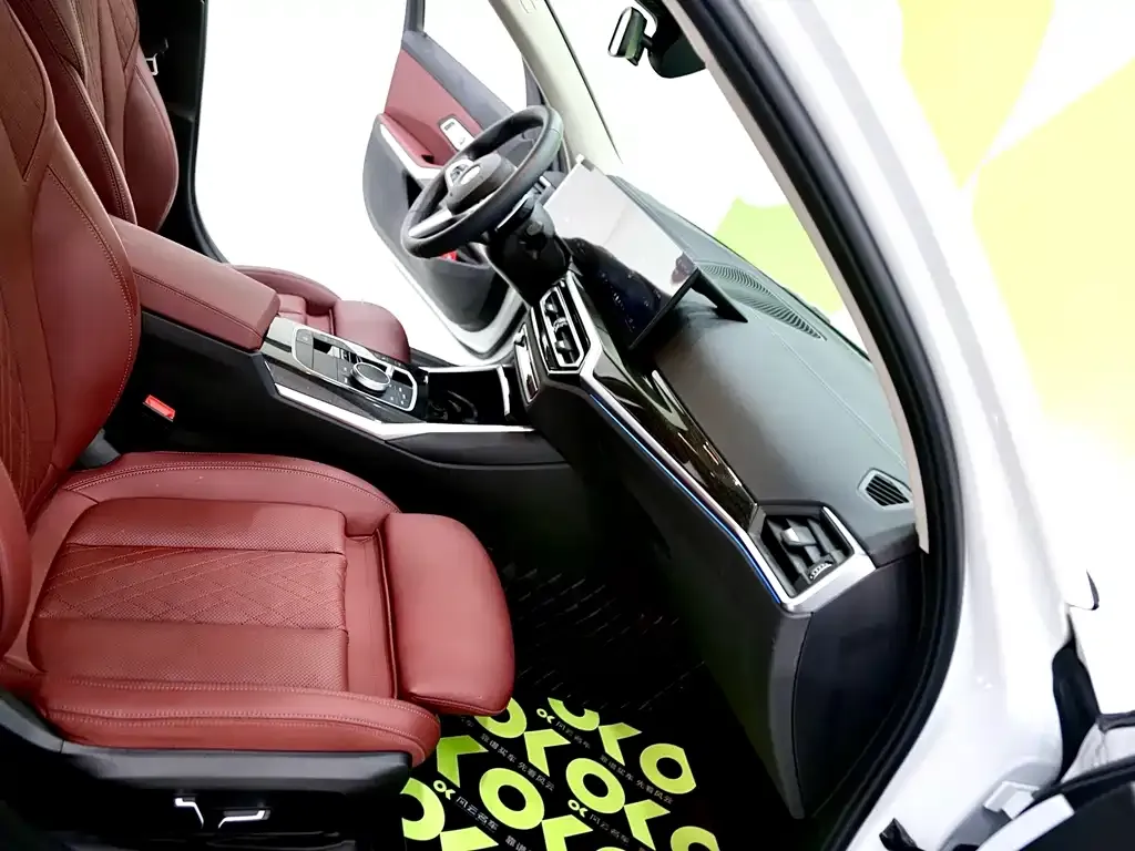 BMW 3 Series 2024 из CN, фото 8