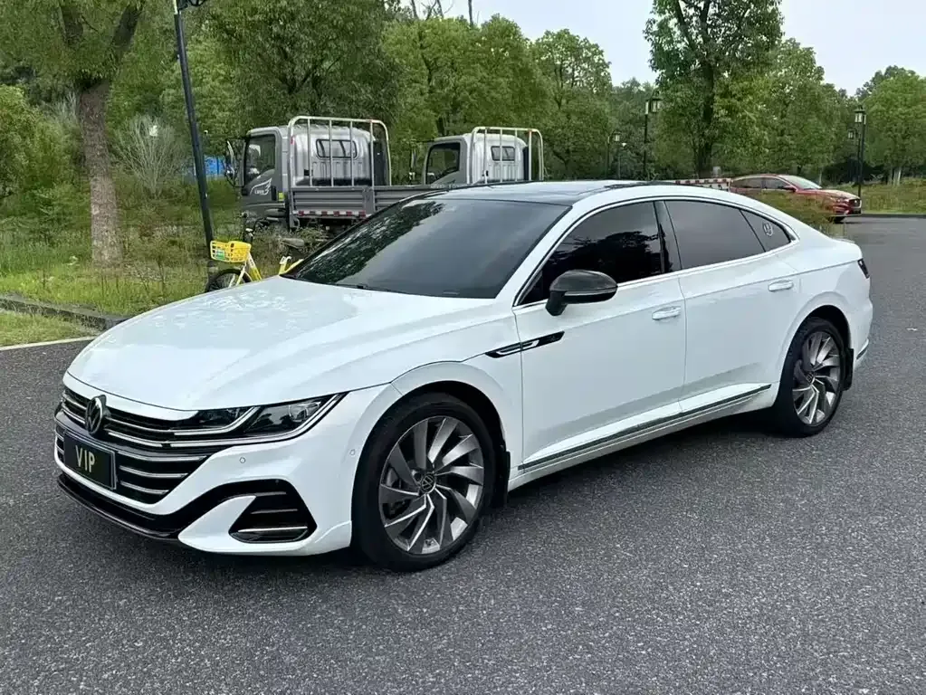 Volkswagen CC 2023 из CN, фото 1