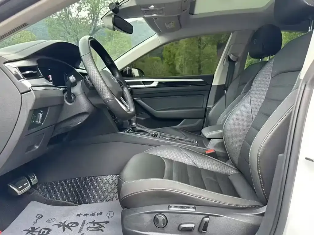Volkswagen CC 2023 из CN, фото 4