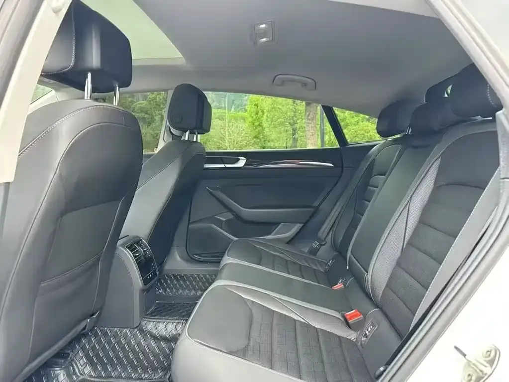 Volkswagen CC 2023 из CN, фото 6