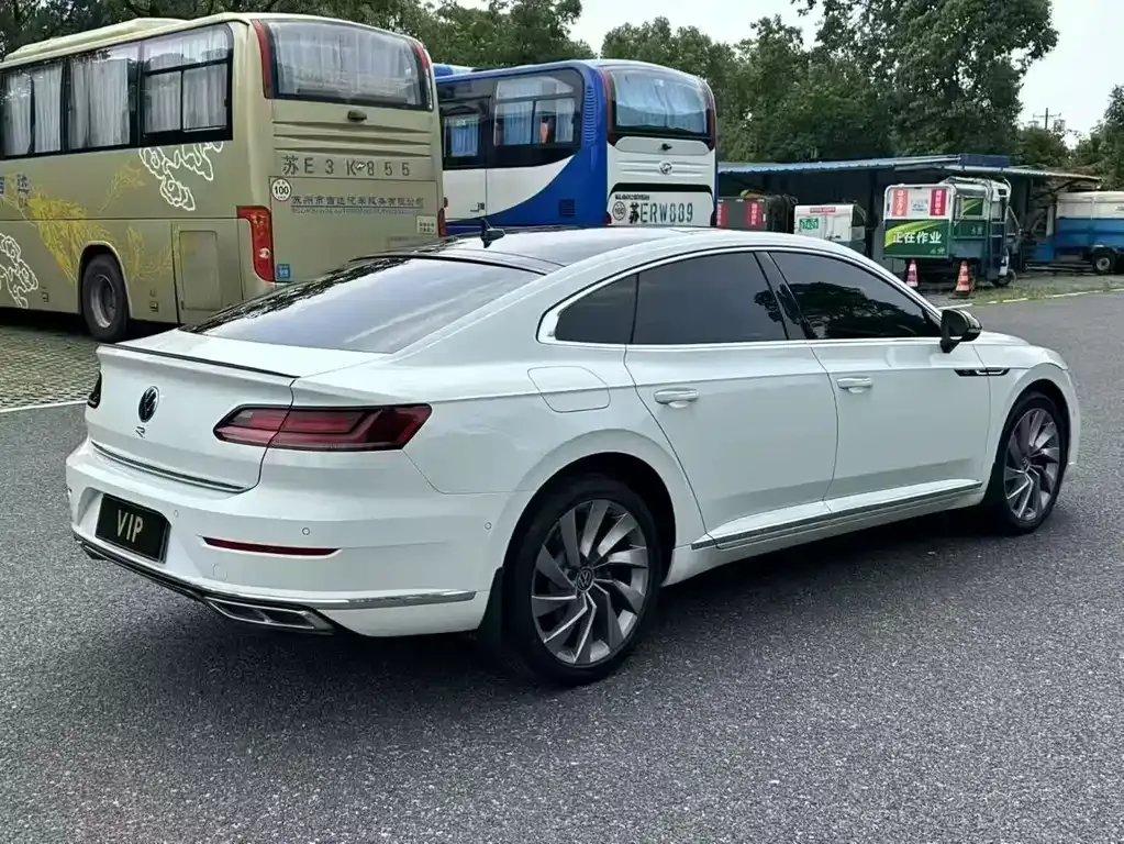 Volkswagen CC 2023 из CN, фото 7