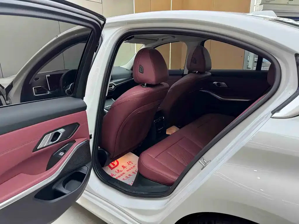 BMW 3 Series 2024 из CN, фото 9