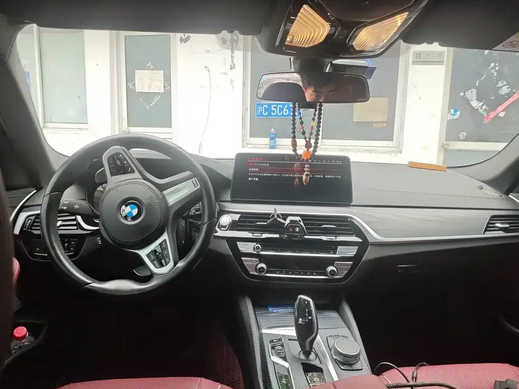 BMW 5 Series 2022 из CN, фото 7