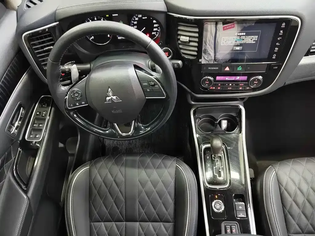 Mitsubishi Outlander 2021 из CN, фото 10