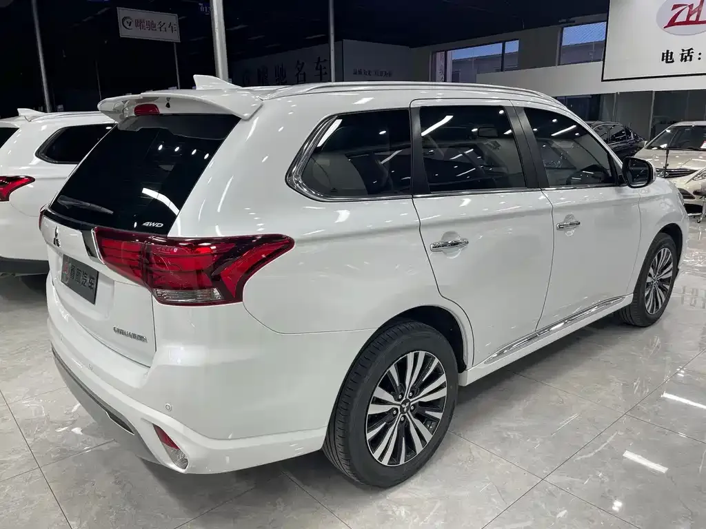 Mitsubishi Outlander 2021 из CN, фото 6