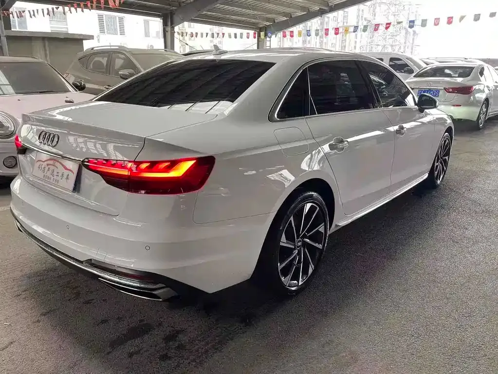 Audi A4L 2022 из CN, фото 7