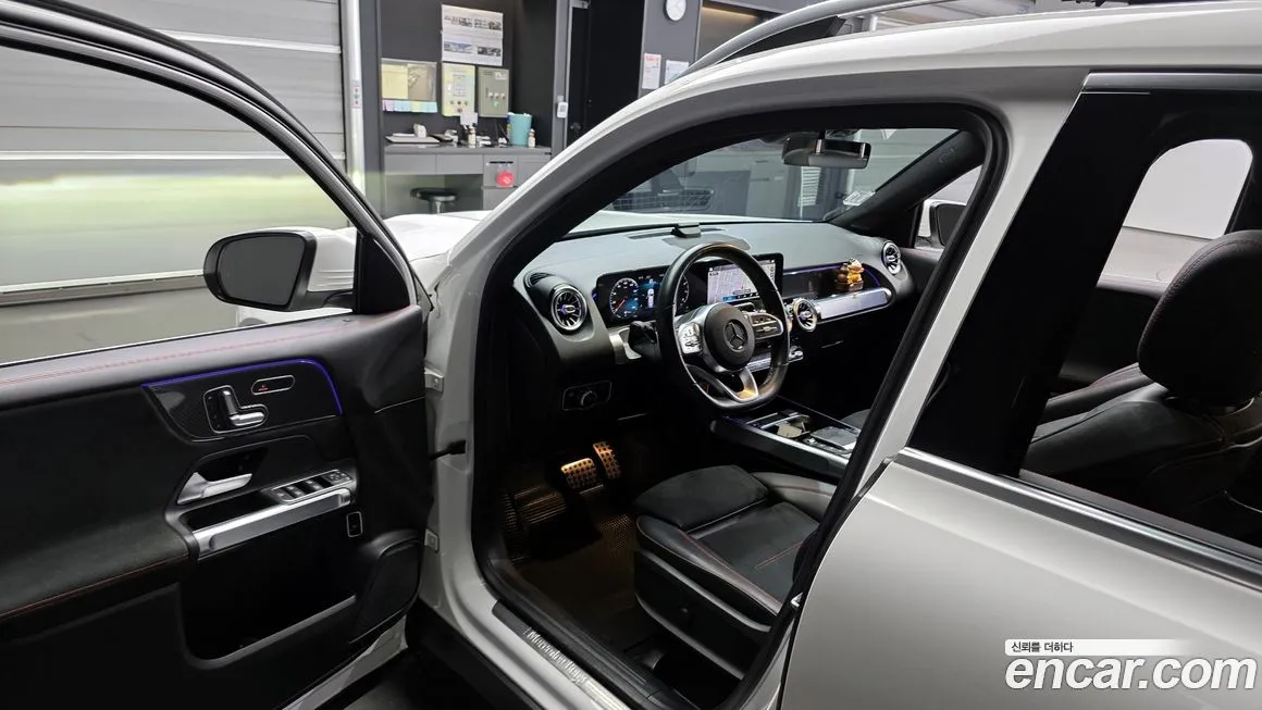 Mercedes-Benz GLB-Class — фото 10