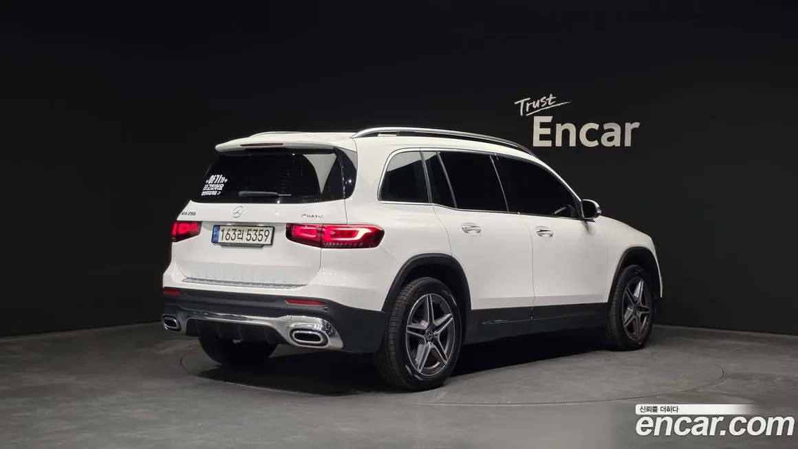 Mercedes-Benz GLB-Class — фото 2