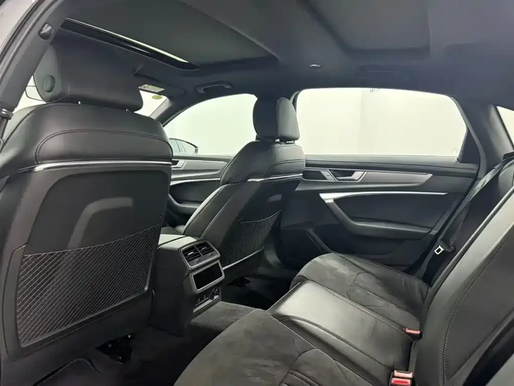 Audi A6L 2024 из CN, фото 7