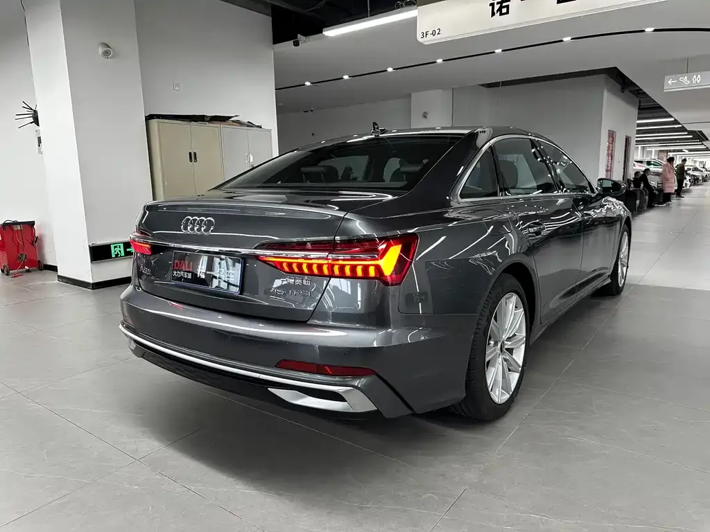 Audi A6L 2024 из CN, фото 3
