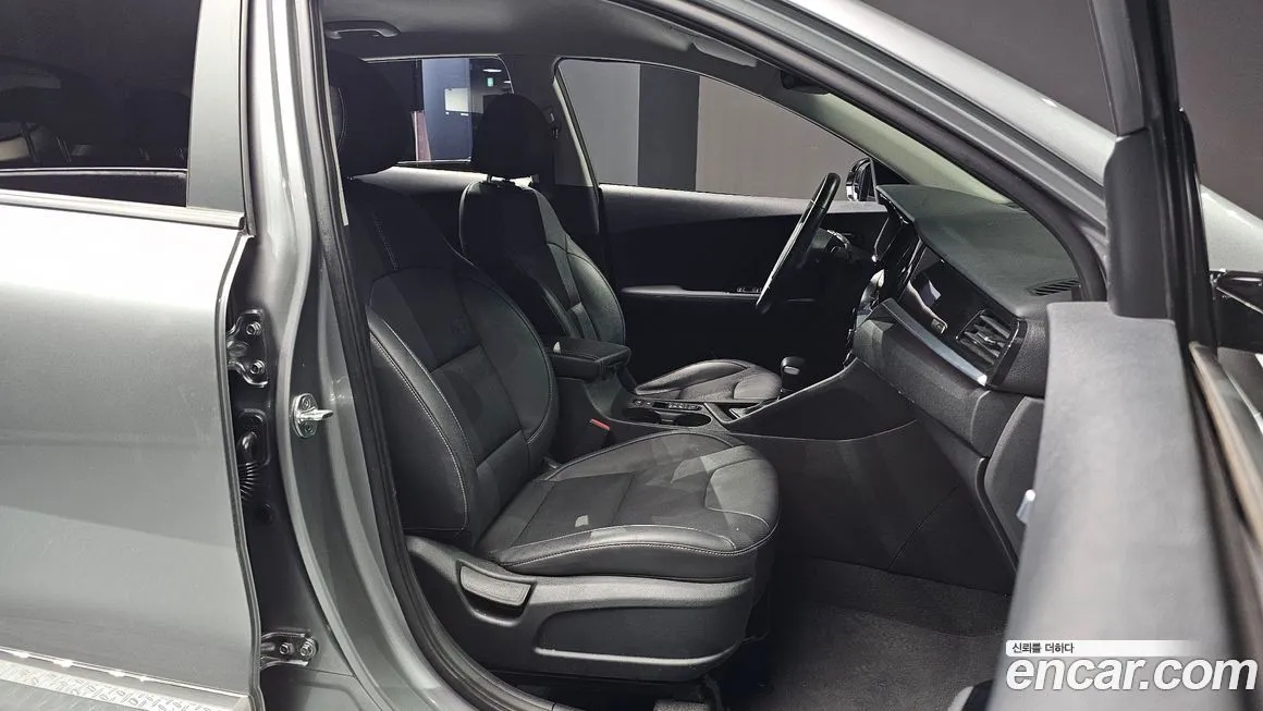 Kia Niro — фото 10