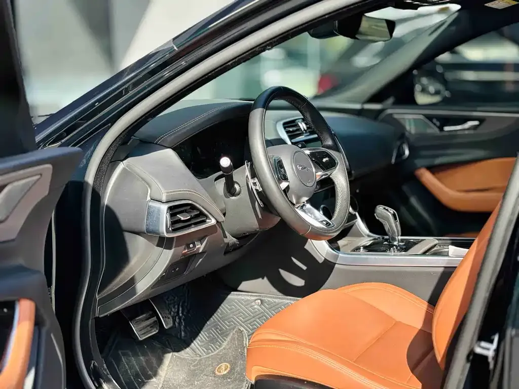 Jaguar XEL 2024 из CN, фото 8