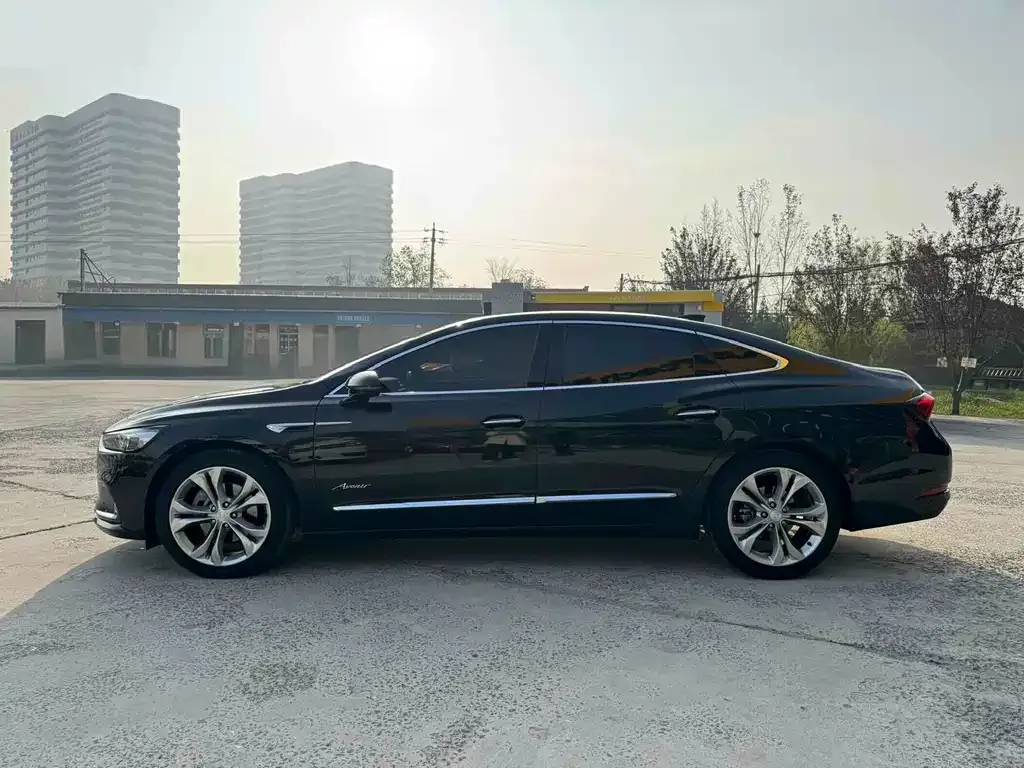 Buick LaCrosse 2022 из CN, фото 2
