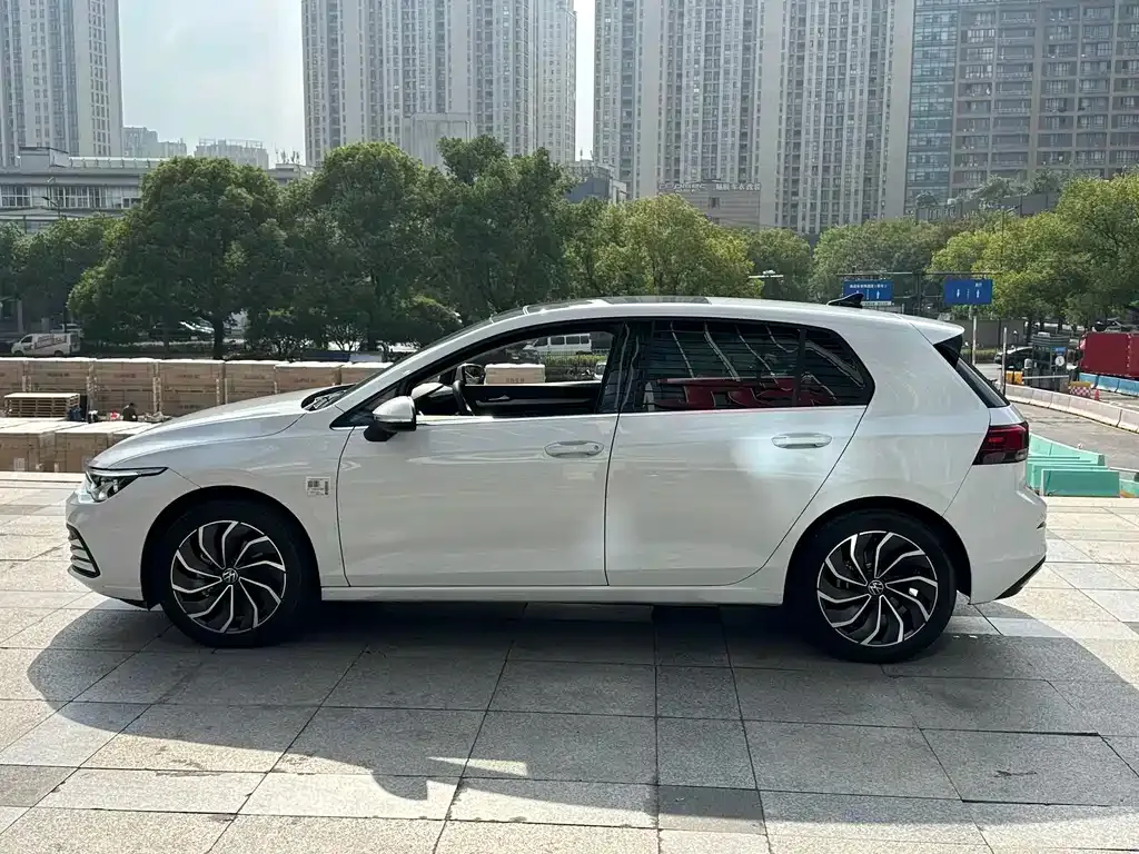 Volkswagen Golf 2022 из CN, фото 3