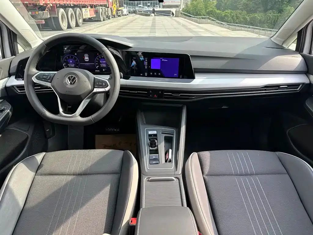 Volkswagen Golf 2022 из CN, фото 7