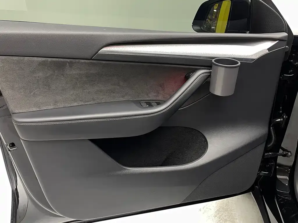 Tesla Model Y 2024 из CN, фото 8