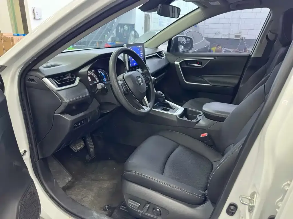 Toyota RAV4 2022 из CN, фото 3