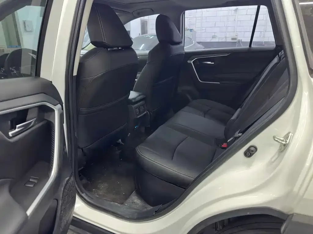 Toyota RAV4 2022 из CN, фото 4