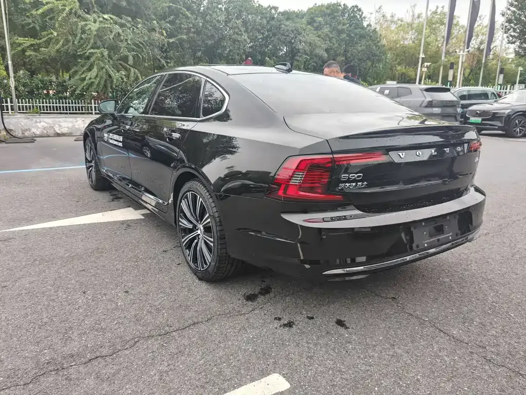 Volvo S90 2025 из CN, фото 9