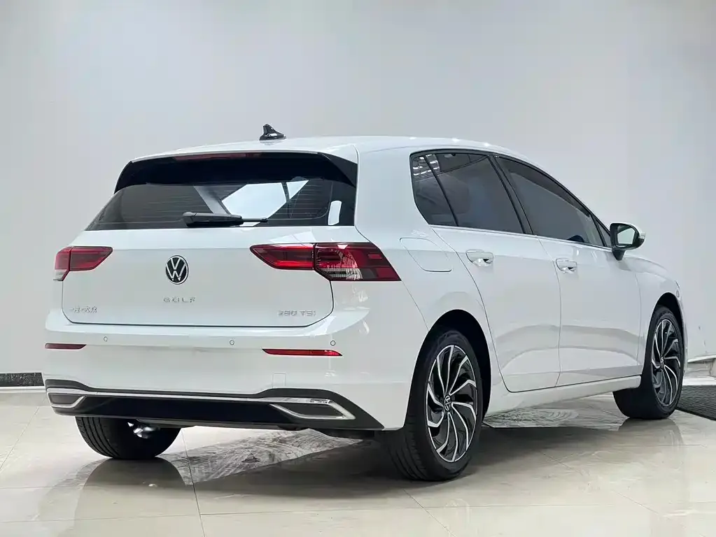 Volkswagen Golf 2022 из CN, фото 5