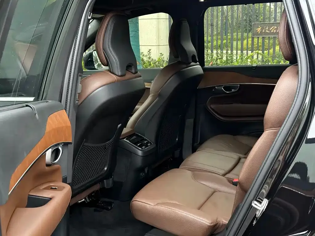 Volvo XC90 2024 из CN, фото 6