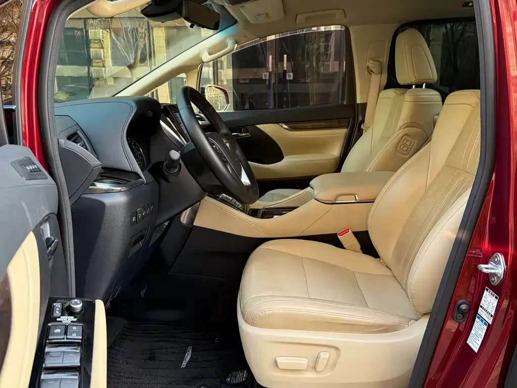 Toyota Alphard — фото 5