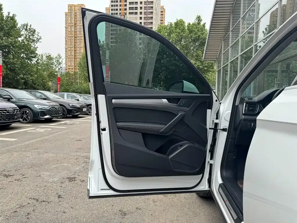 Audi Q5L 2021 из CN, фото 9
