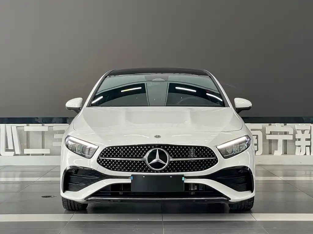 Mercedes-Benz A-Class 2023 из CN, фото 2