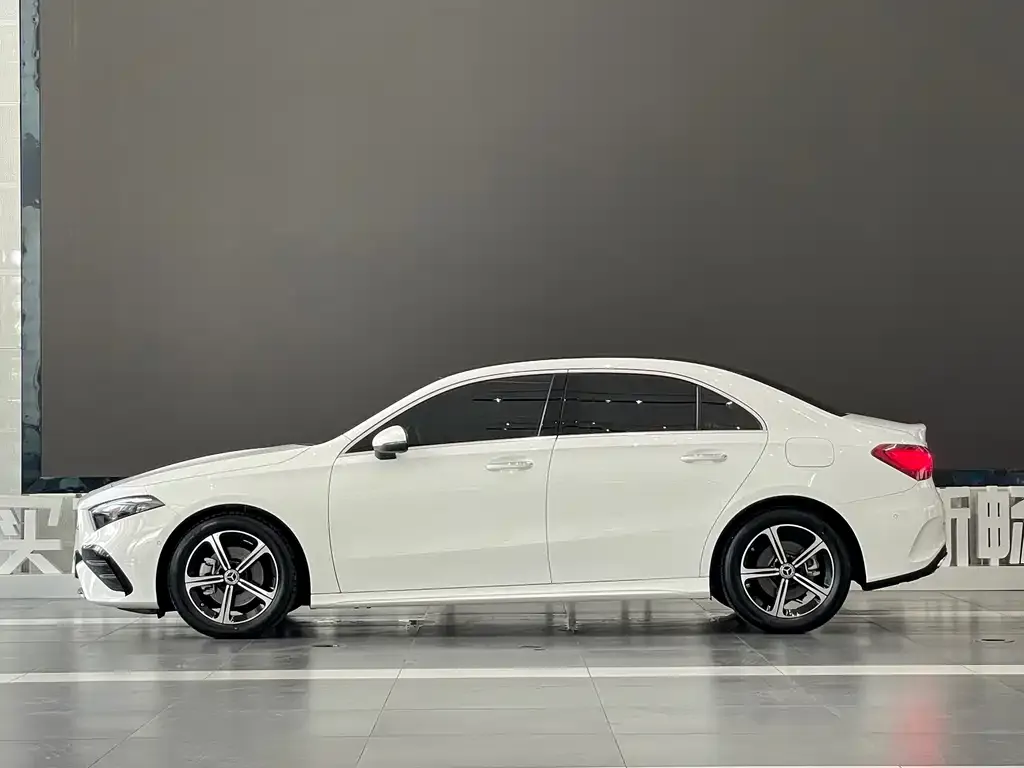 Mercedes-Benz A-Class 2023 из CN, фото 3