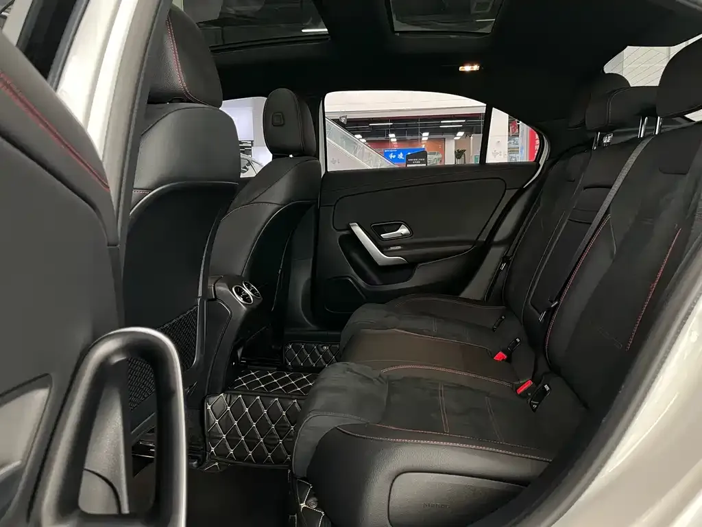 Mercedes-Benz A-Class 2023 из CN, фото 8