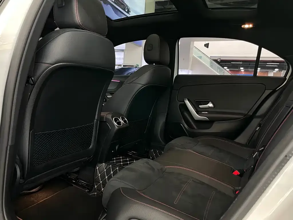 Mercedes-Benz A-Class 2023 из CN, фото 9