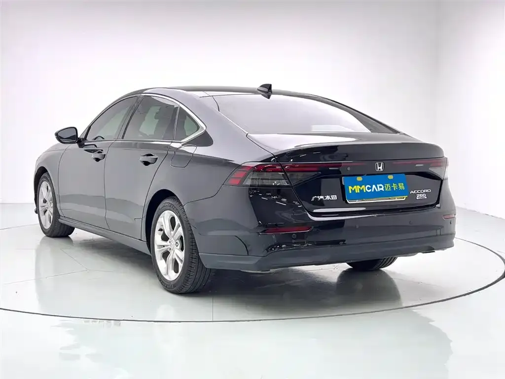 Honda Accord — фото 10