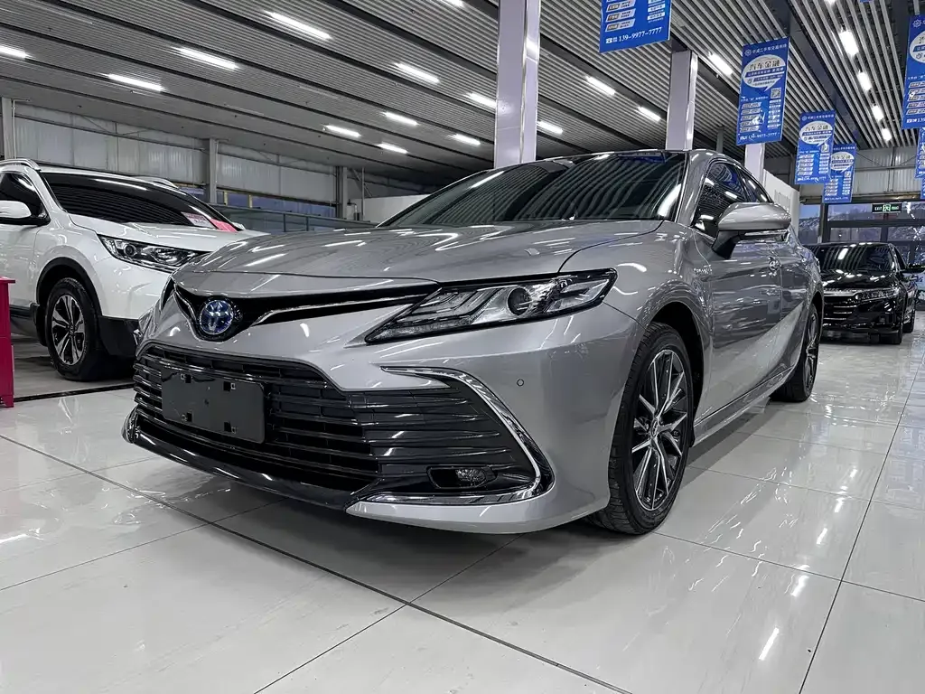 Toyota Camry 2023 из CN, фото 1