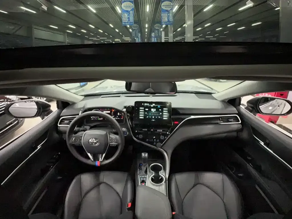 Toyota Camry 2023 из CN, фото 10