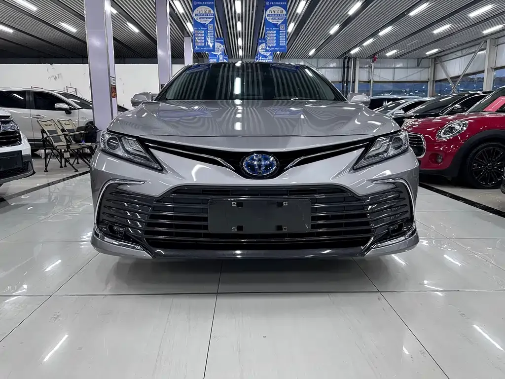 Toyota Camry 2023 из CN, фото 2