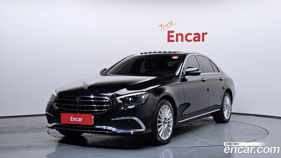 Mercedes-Benz E-Class — фото 1