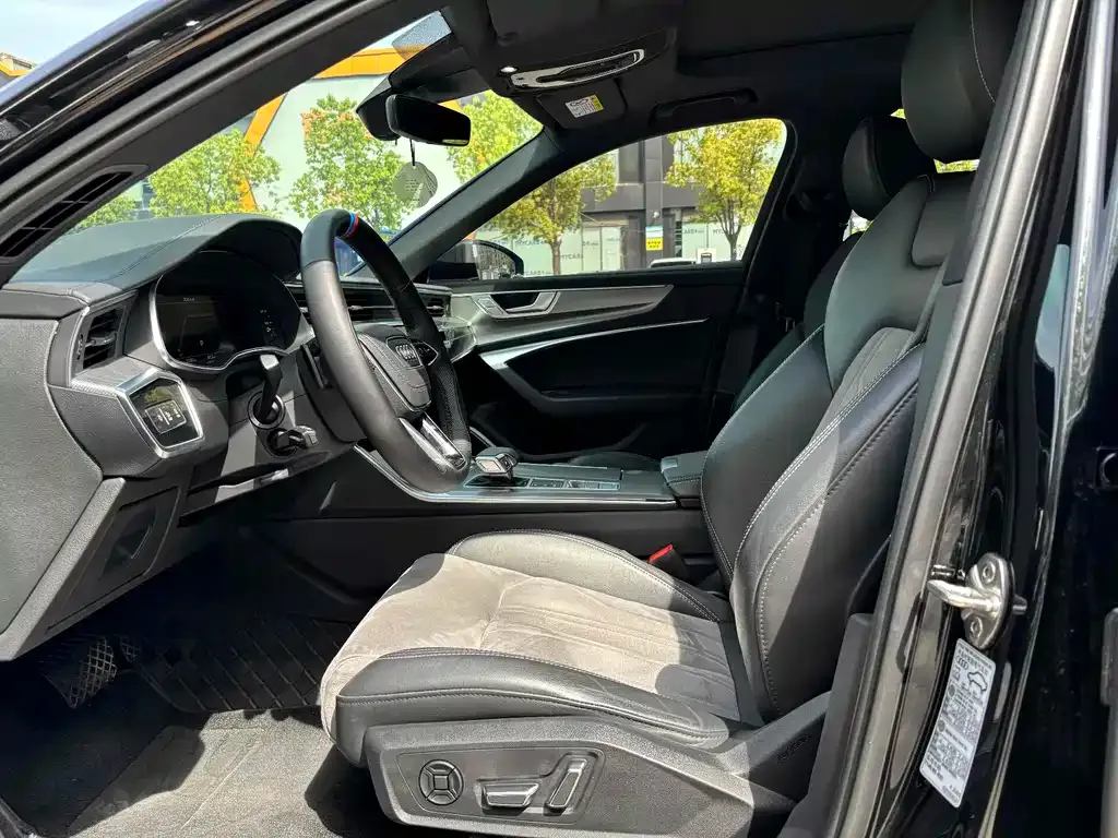 Audi A6L 2024 из CN, фото 4