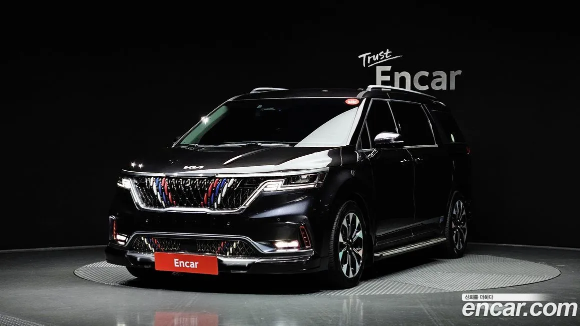 Kia Carnival — фото 1