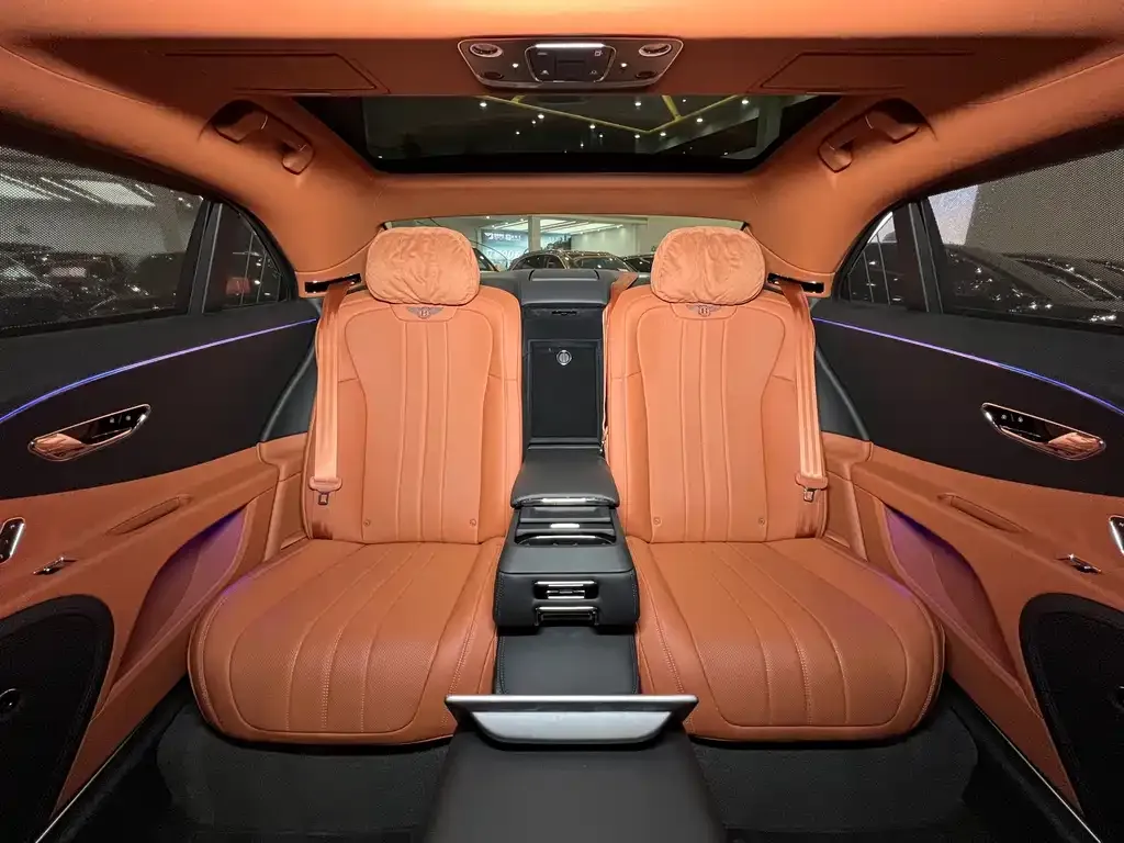 Bentley Flying Spur 2024 из CN, фото 10