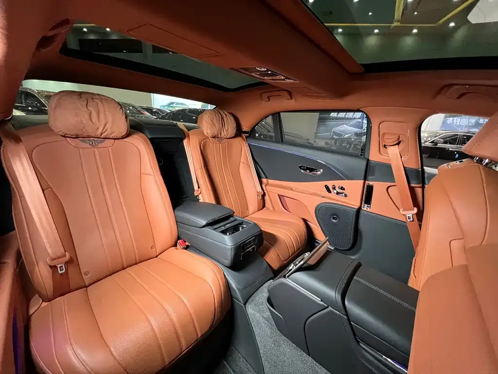 Bentley Flying Spur 2024 из CN, фото 9