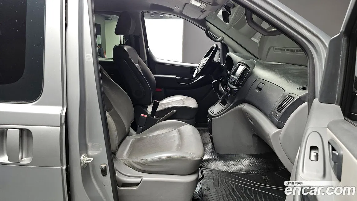 Hyundai Starex — фото 10