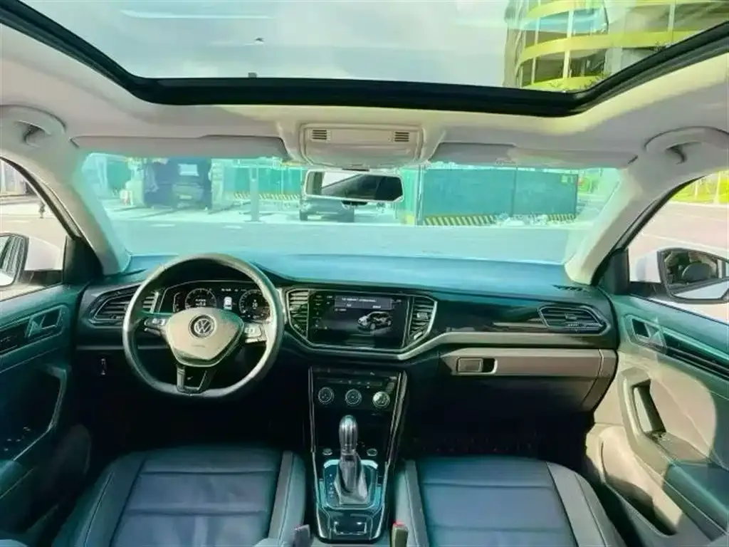 Volkswagen T-Roc 2023 из CN, фото 5