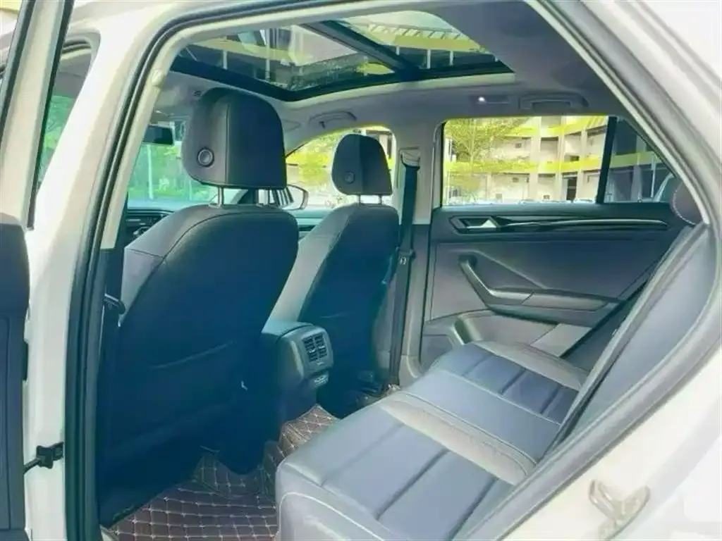 Volkswagen T-Roc 2023 из CN, фото 6