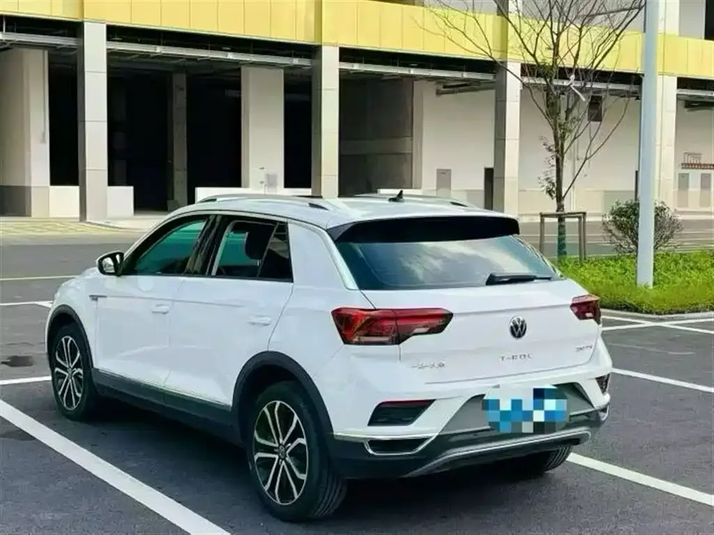 Volkswagen T-Roc 2023 из CN, фото 7